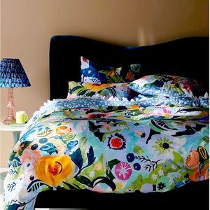 Gorgeous Anthropologie Duvet and shams!